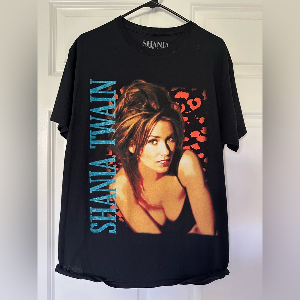 Shania Twain Graphic T-Shirt | Size: M